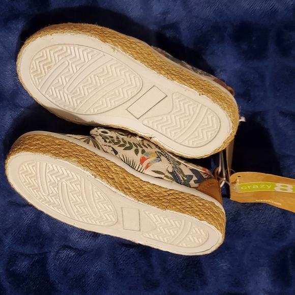 Toddler Shoes - Size 5 - Picture 3 of 4